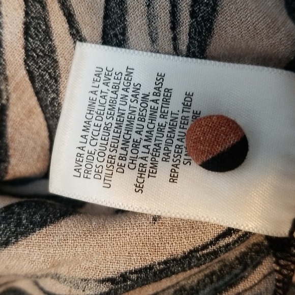 *LAST CHANCE ITEM!* Leith Tiger Print Maxi Dress w/ Button Down Front - Picture 8 of 8